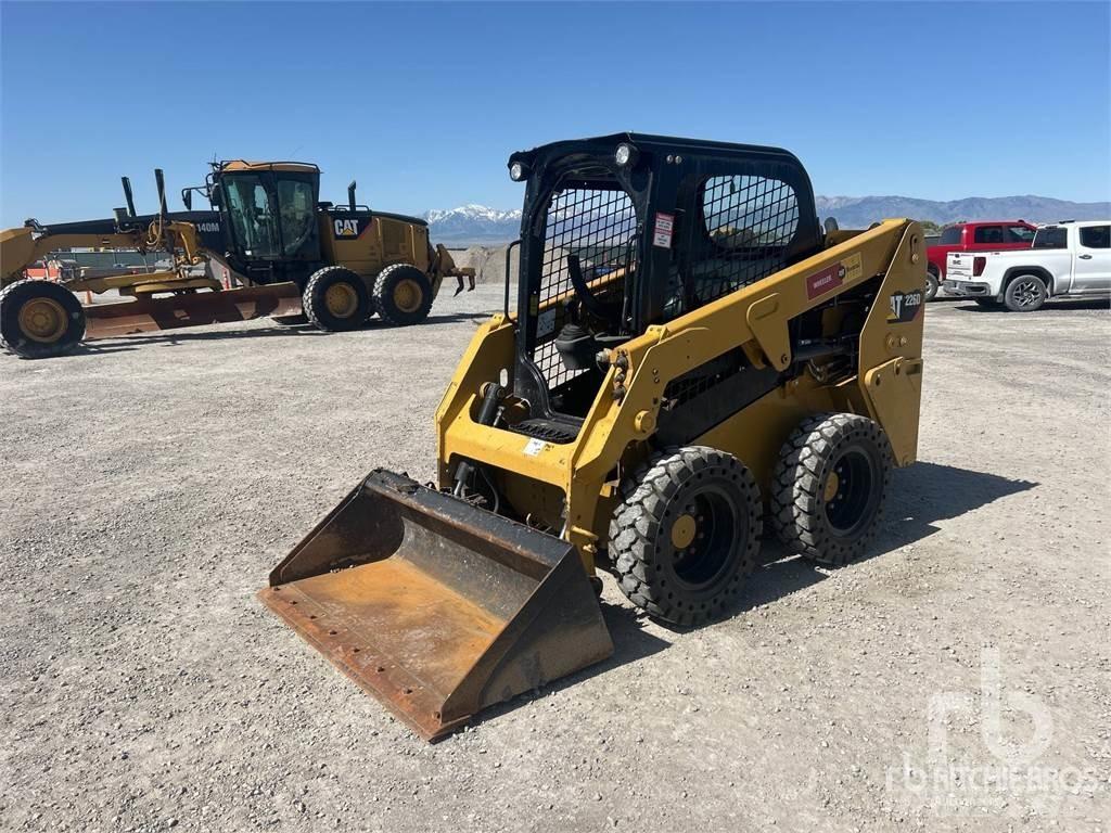 CAT 226D C1-H2 Chargeuse compacte