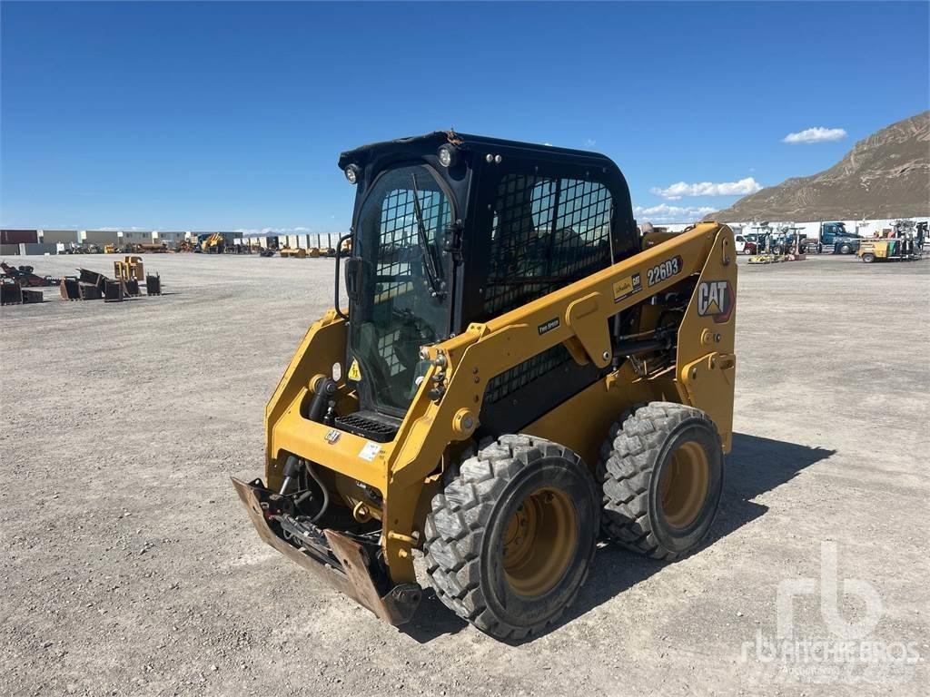CAT 226D3 Chargeuse compacte