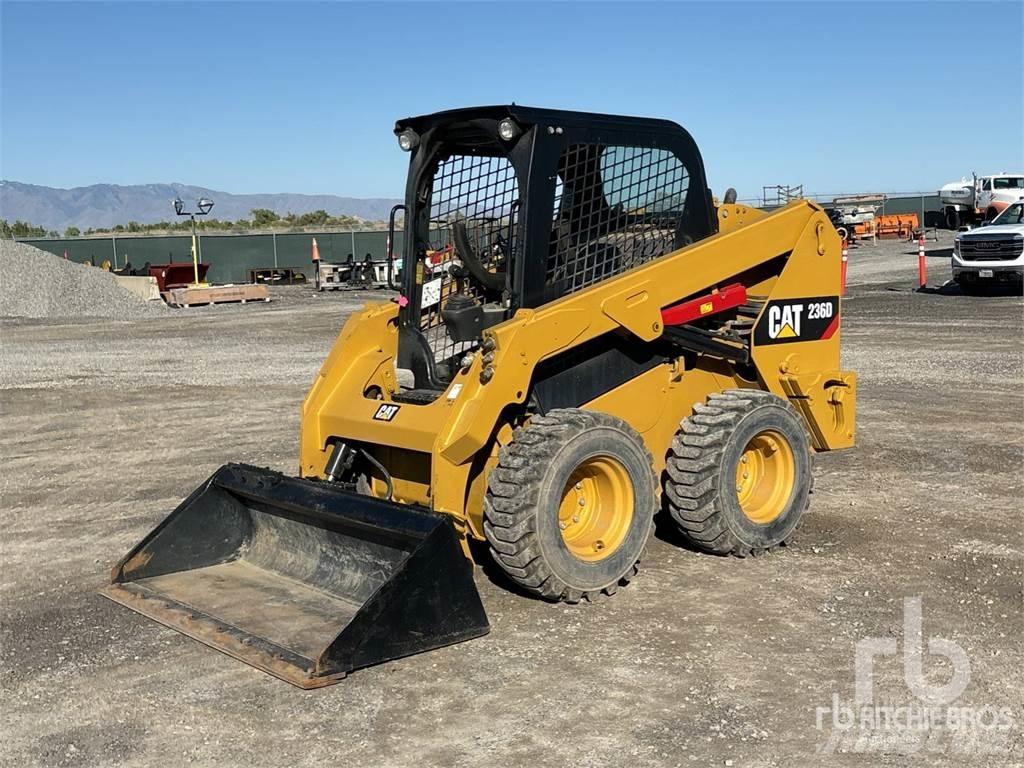 CAT 236D Chargeuse compacte