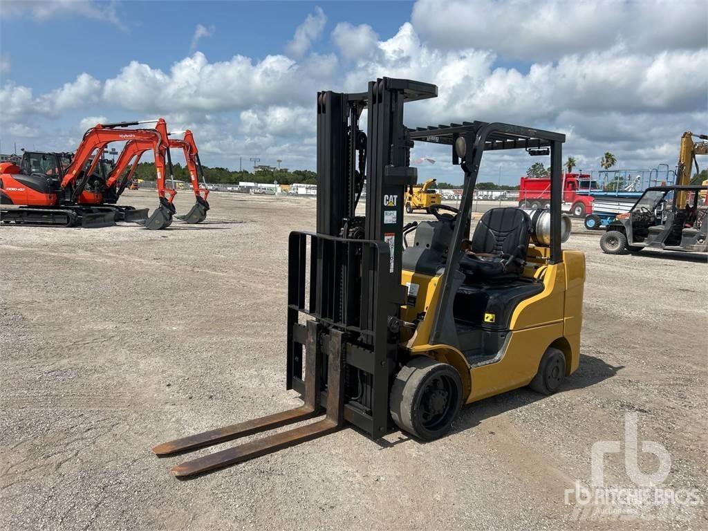 CAT 2C6000 Chariots diesel