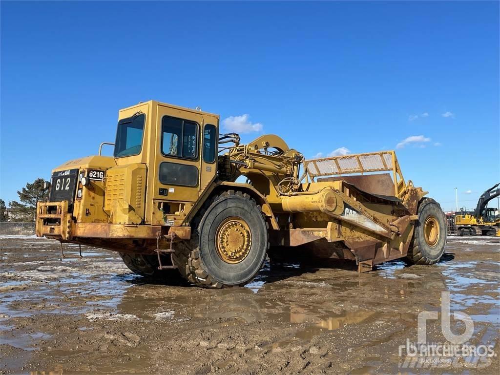 CAT 621G Scraper