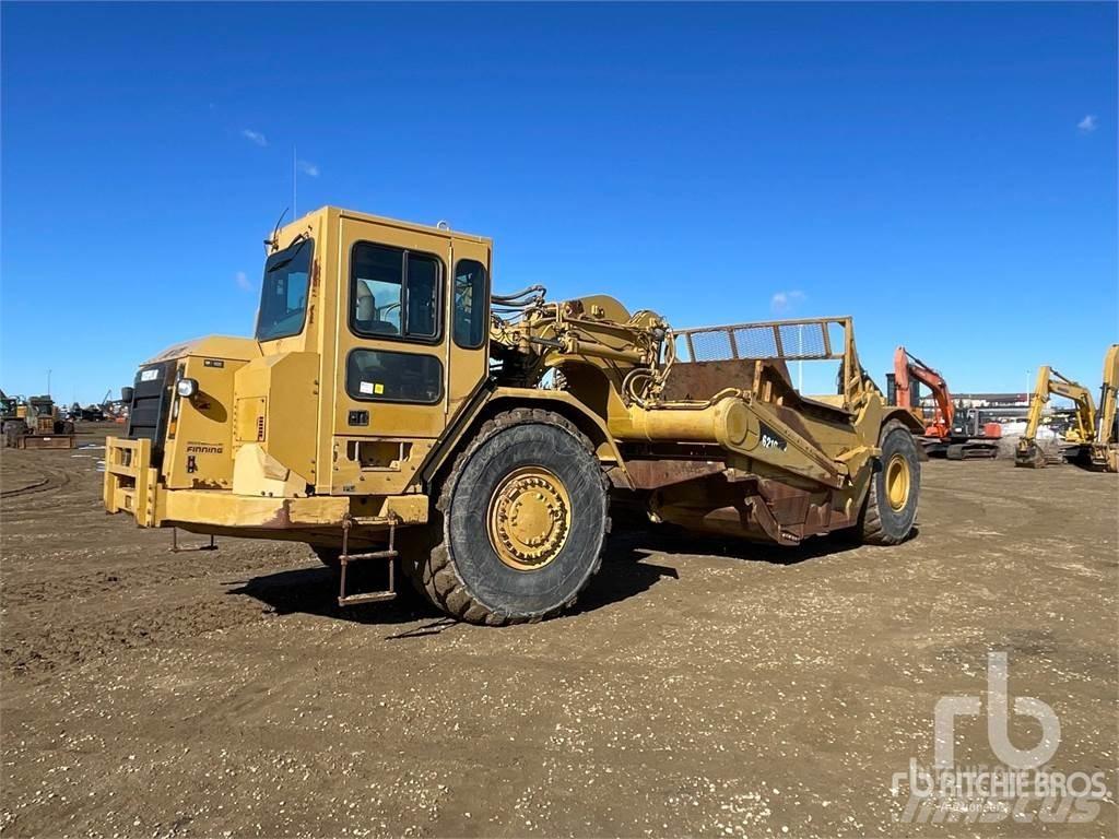 CAT 621G Scraper