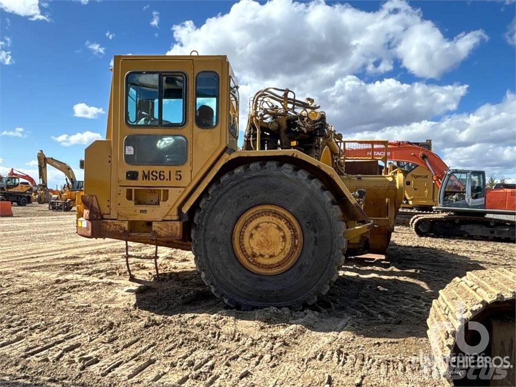 CAT 621G Scraper