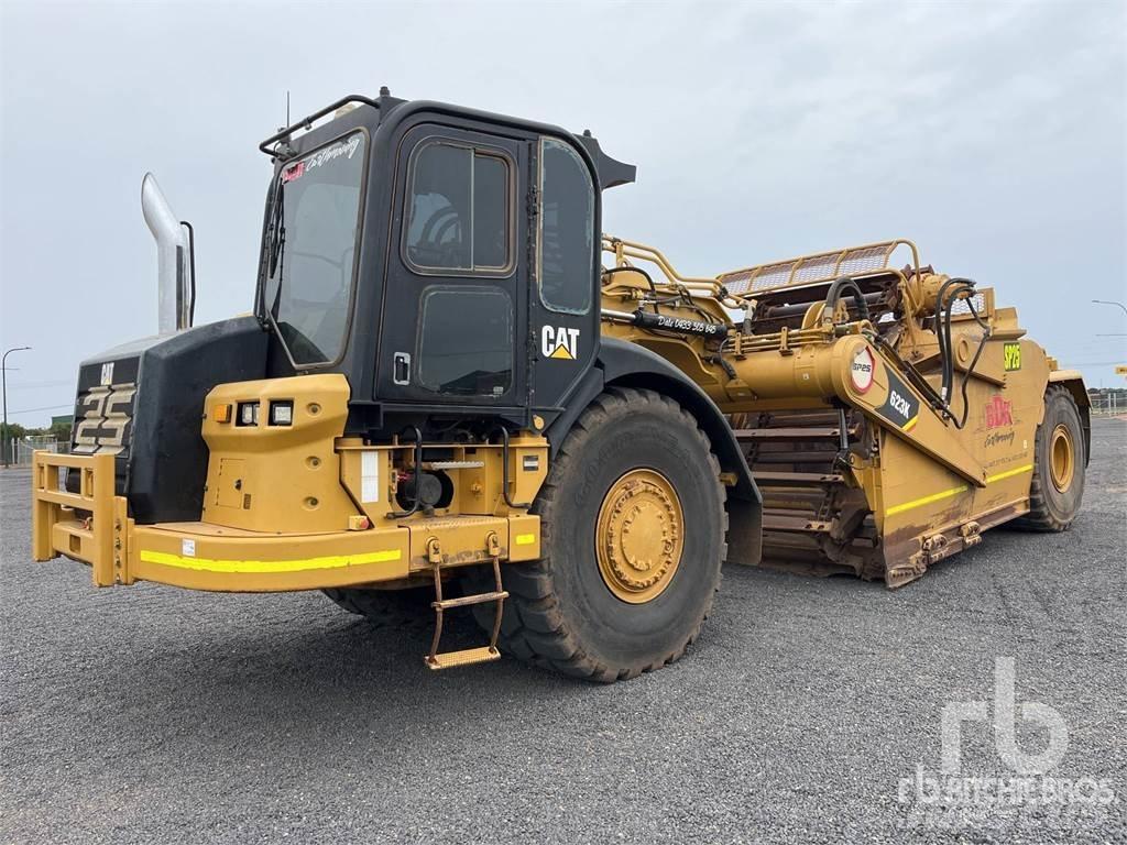 CAT 623K Scraper