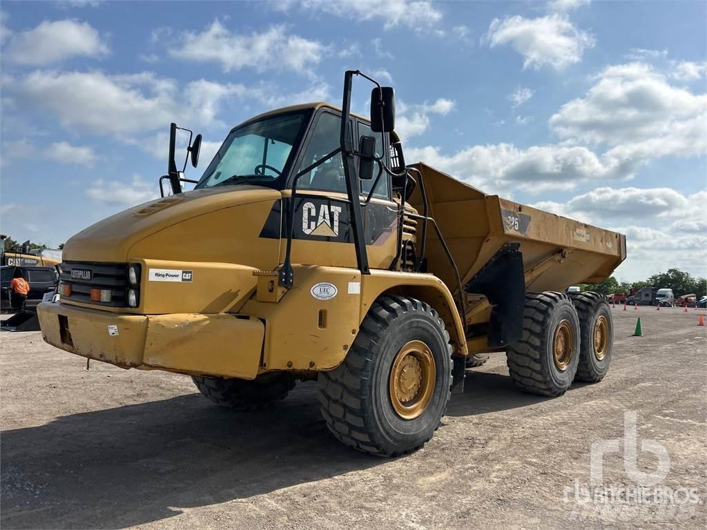 CAT 725 Tombereau articulé