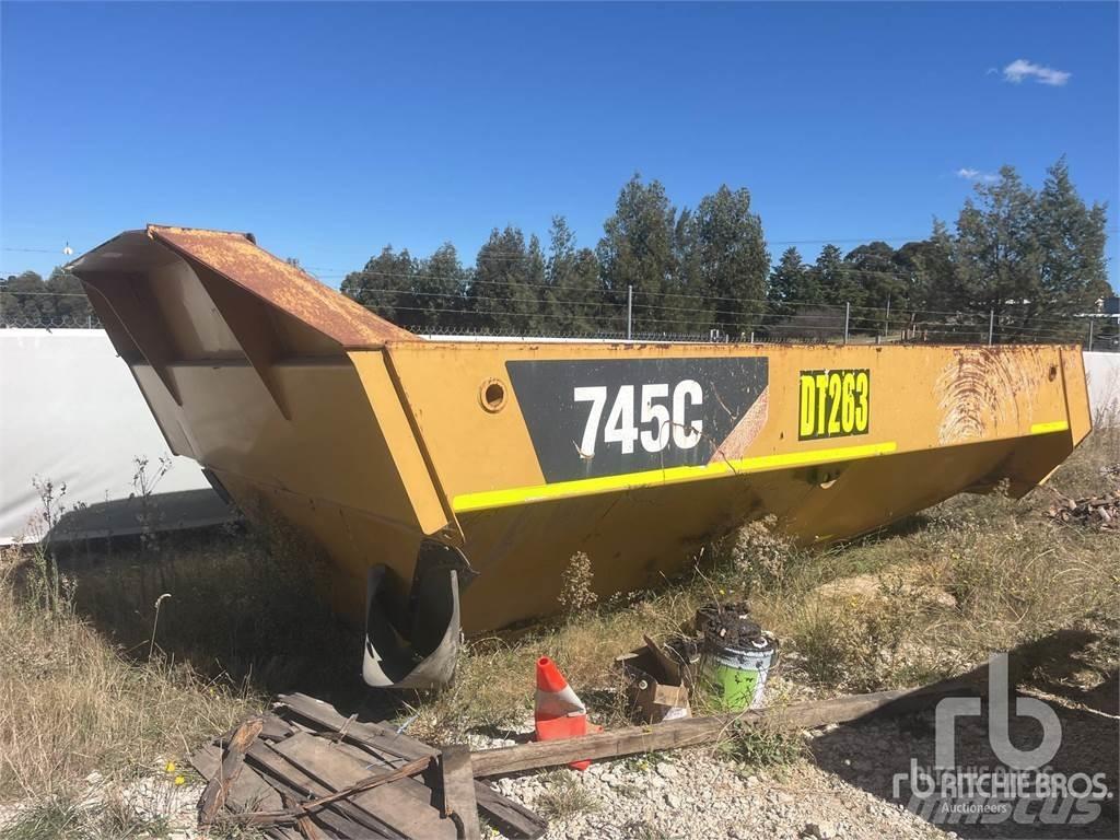 CAT 745C Caisses