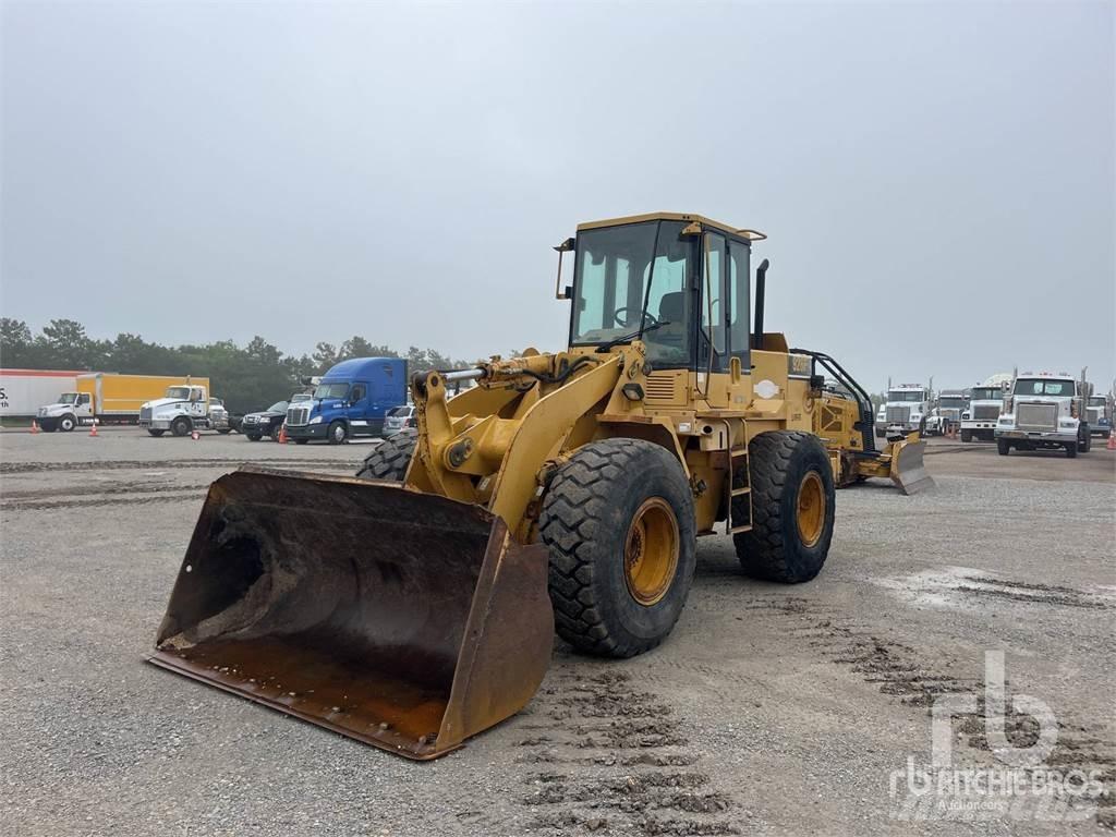 CAT 928F Chargeuse sur pneus