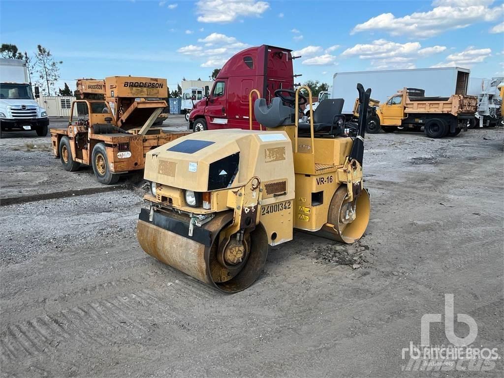CAT CB24 Rouleaux tandem