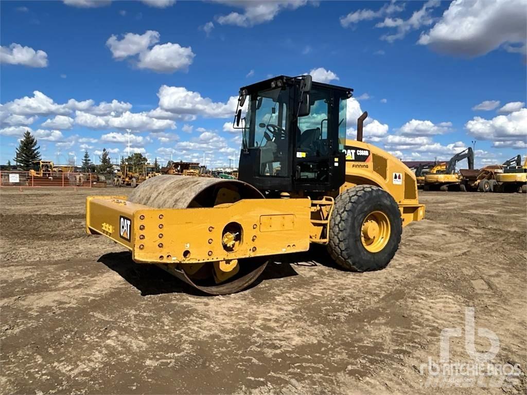 CAT CS68B Compacteur de sol