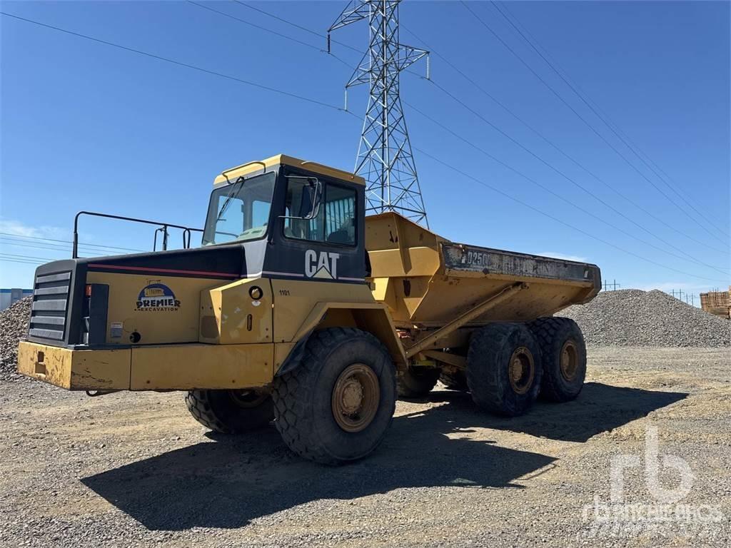 CAT D250E Tombereau articulé