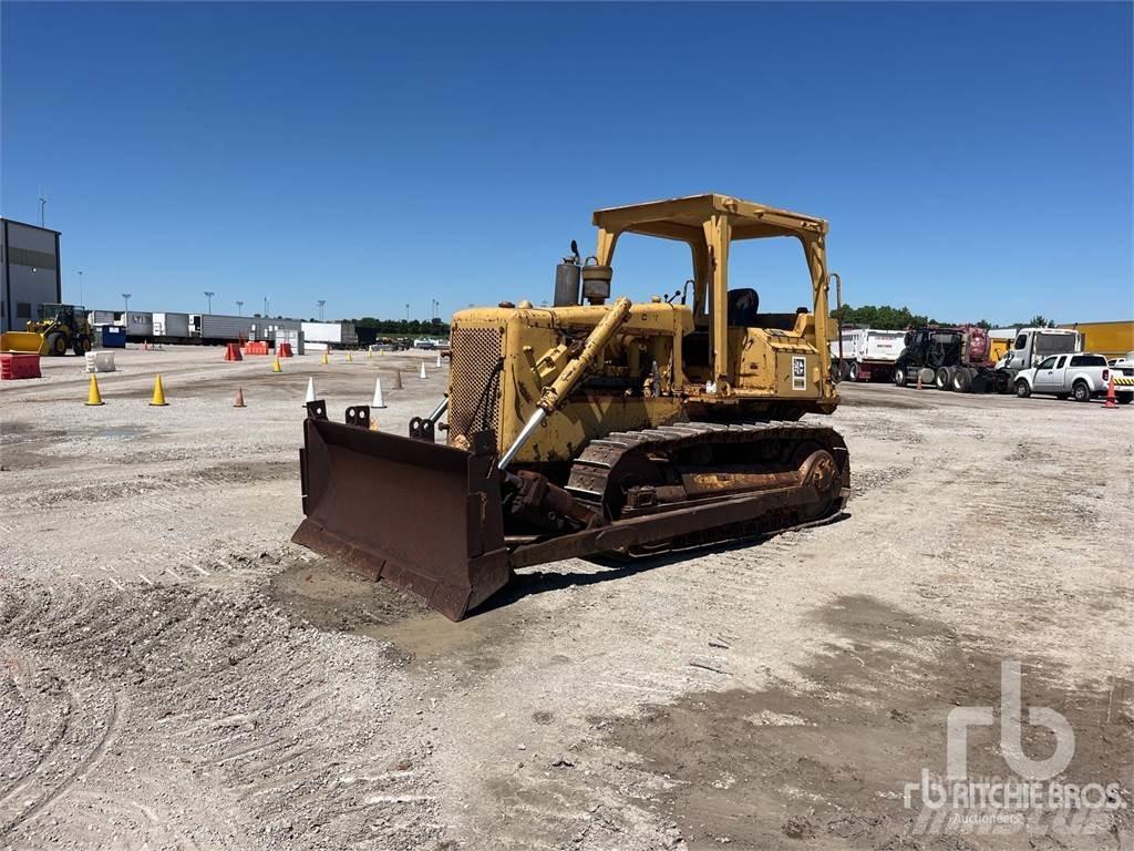 CAT D5B Bouteurs sur chenilles