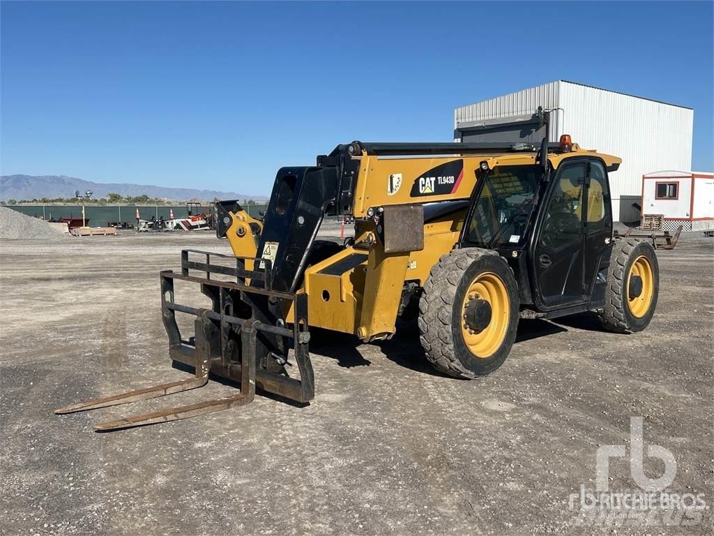 CAT TL943D Chariot télescopique