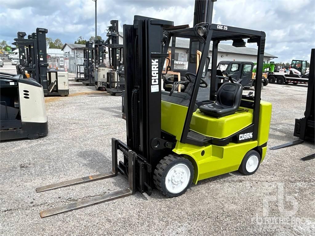 Clark CGC25 Chariots diesel