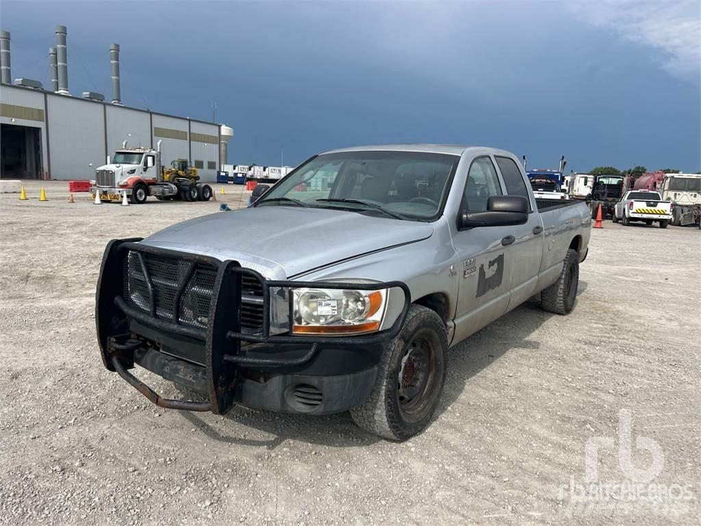 Dodge RAM 2500 Utilitaire benne