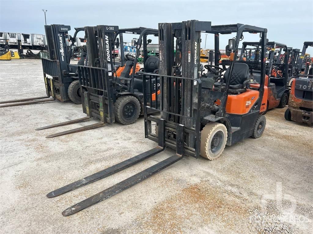 Doosan G25G Chariots diesel