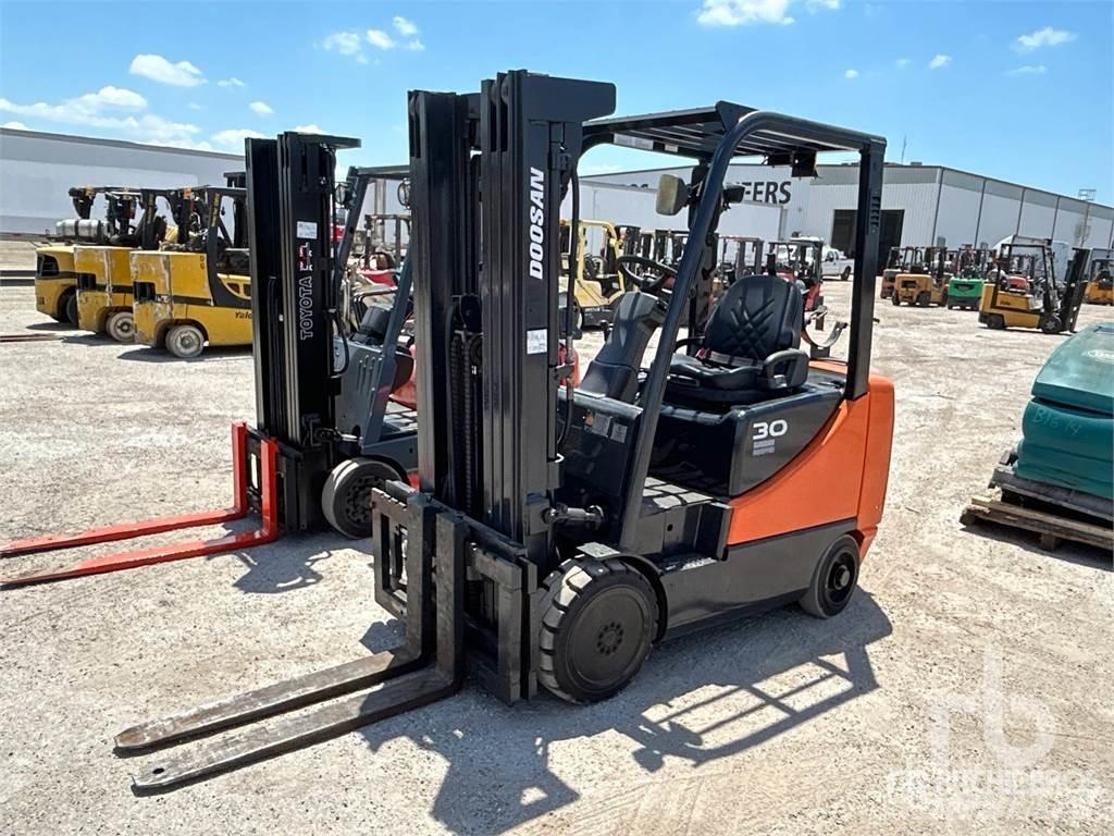 Doosan GC30E-5 Chariots diesel