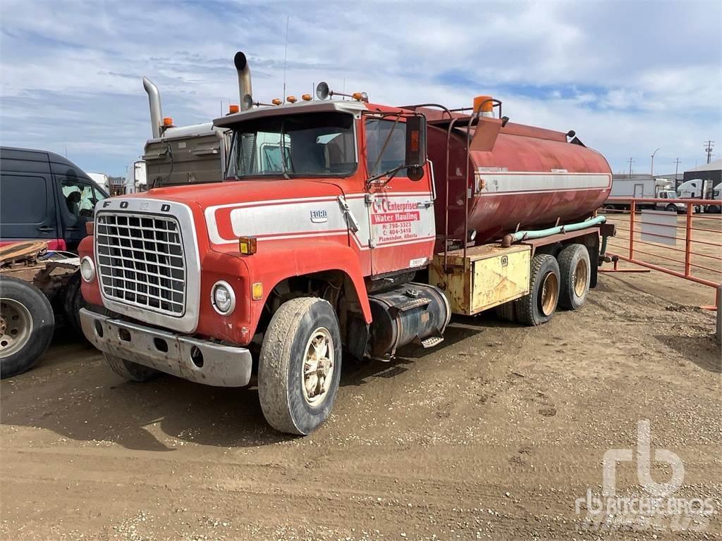 Ford 9000 Camion citerne à eau
