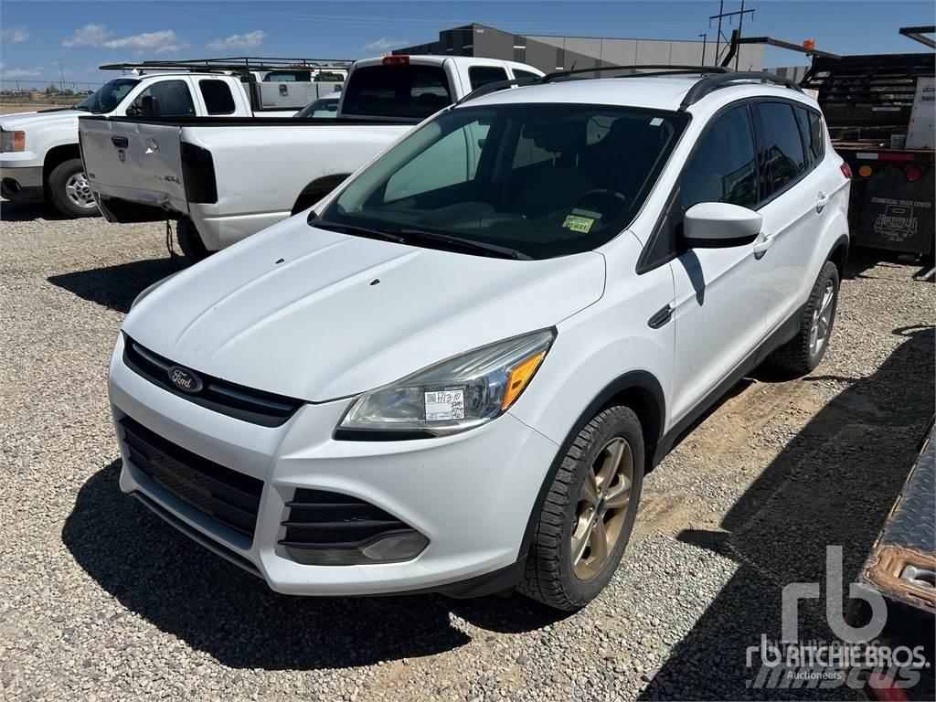 Ford ESCAPE Utilitaire benne