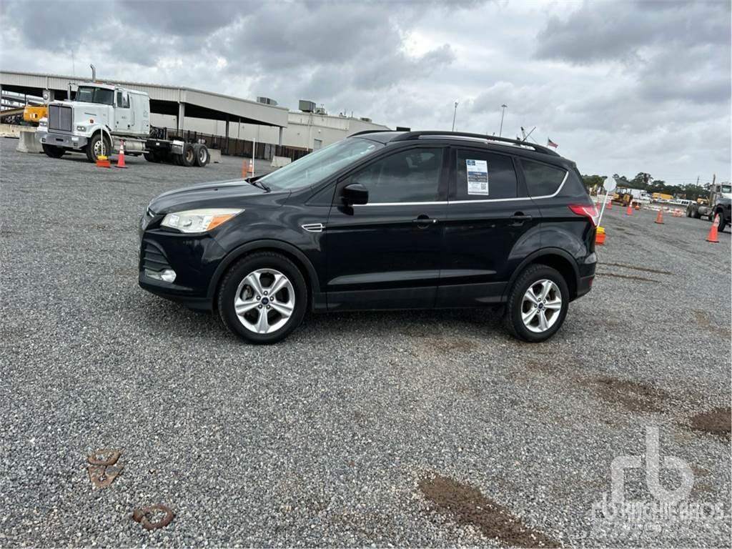 Ford ESCAPE Utilitaire benne