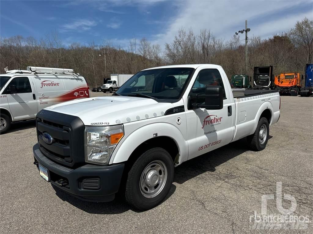 Ford F-250 Utilitaire benne