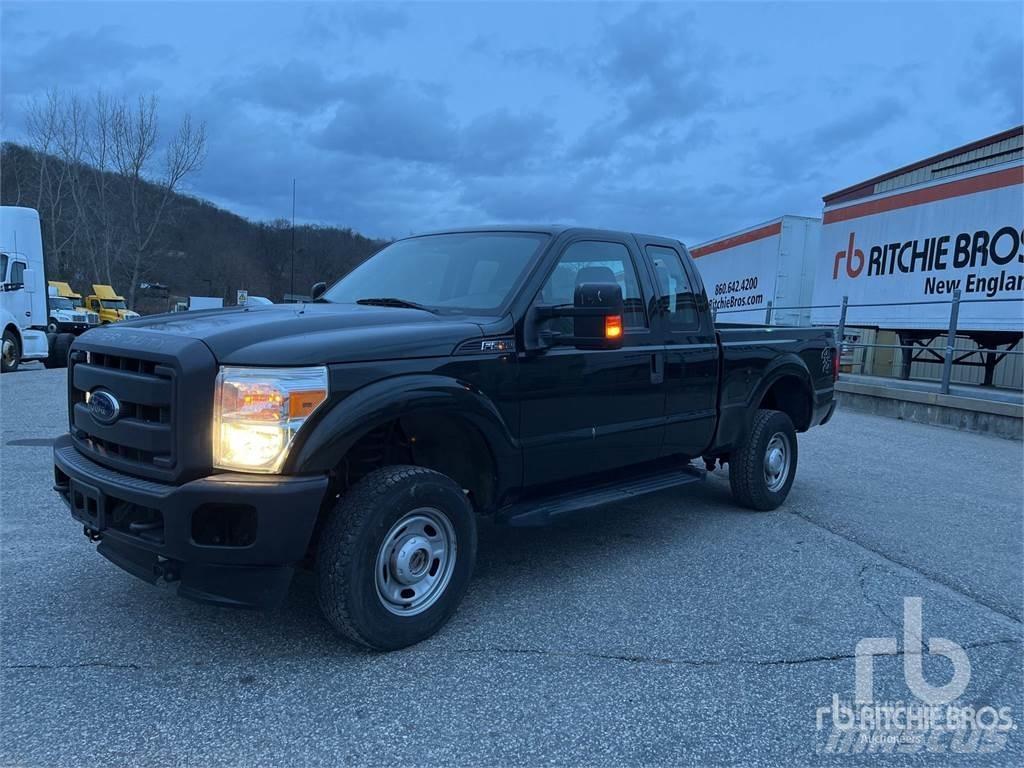 Ford F-250 Utilitaire benne