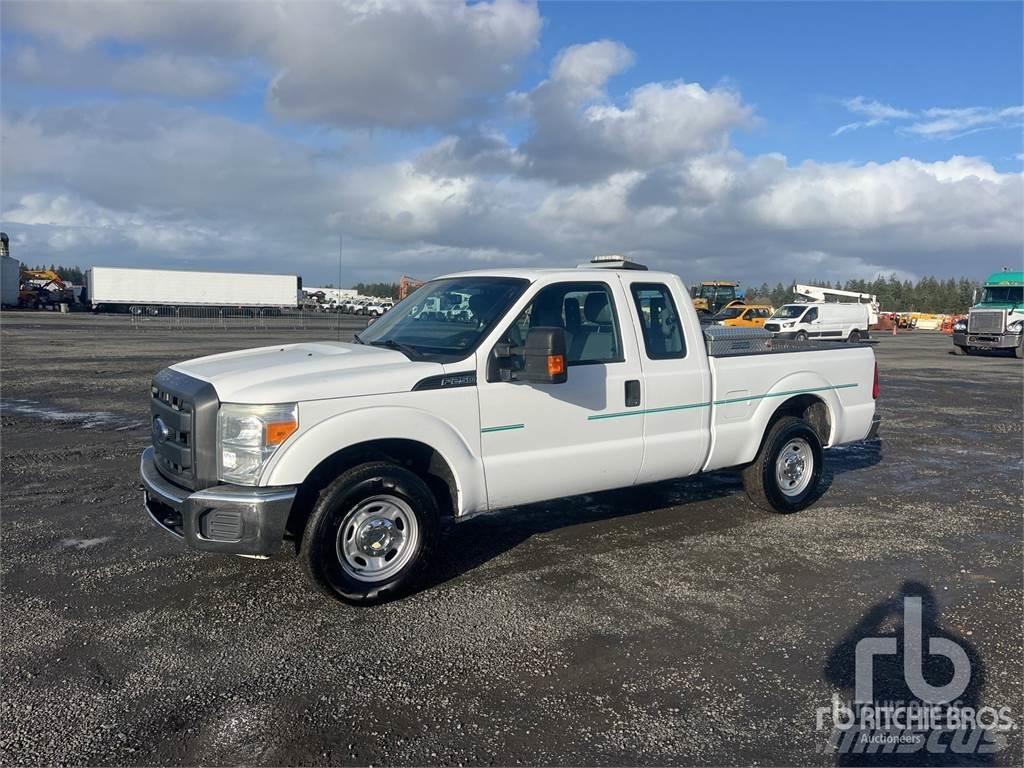 Ford F-250 Utilitaire benne