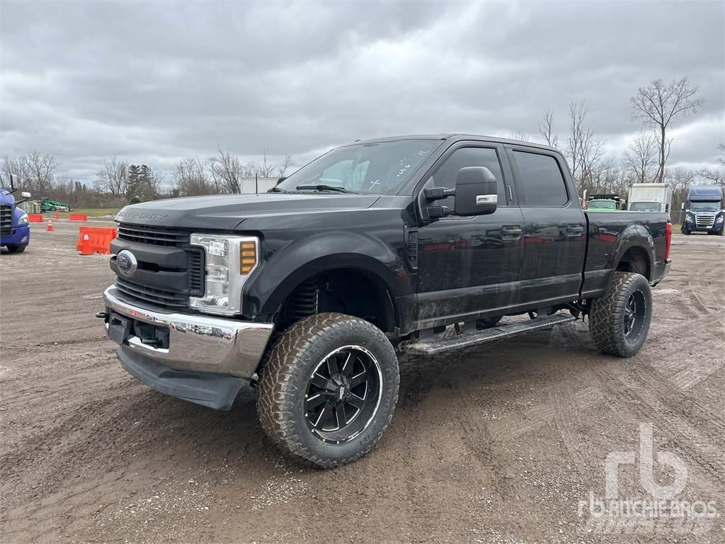 Ford F-250 Utilitaire benne