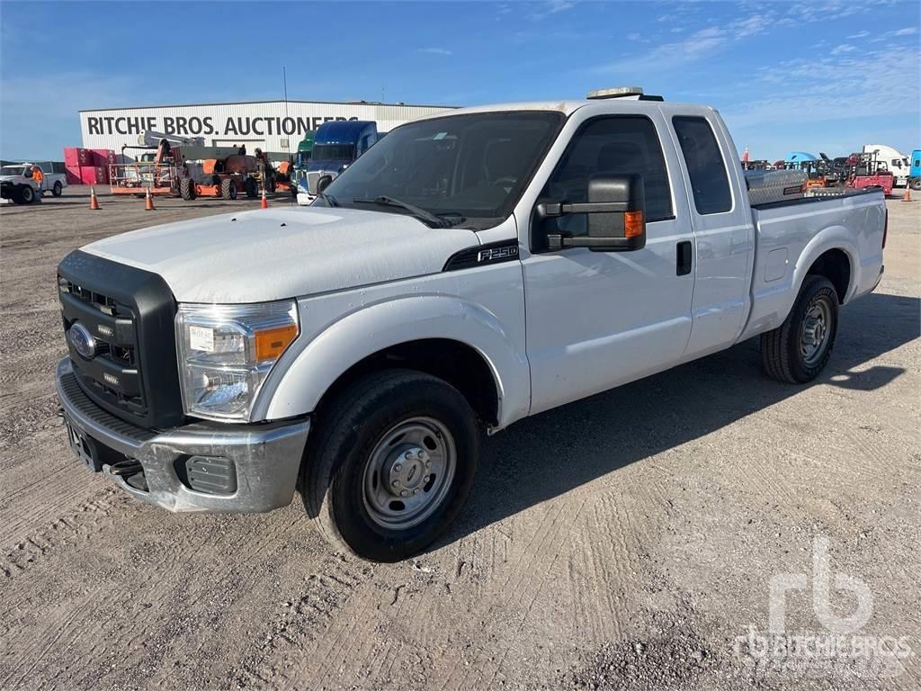 Ford F-250 Utilitaire benne