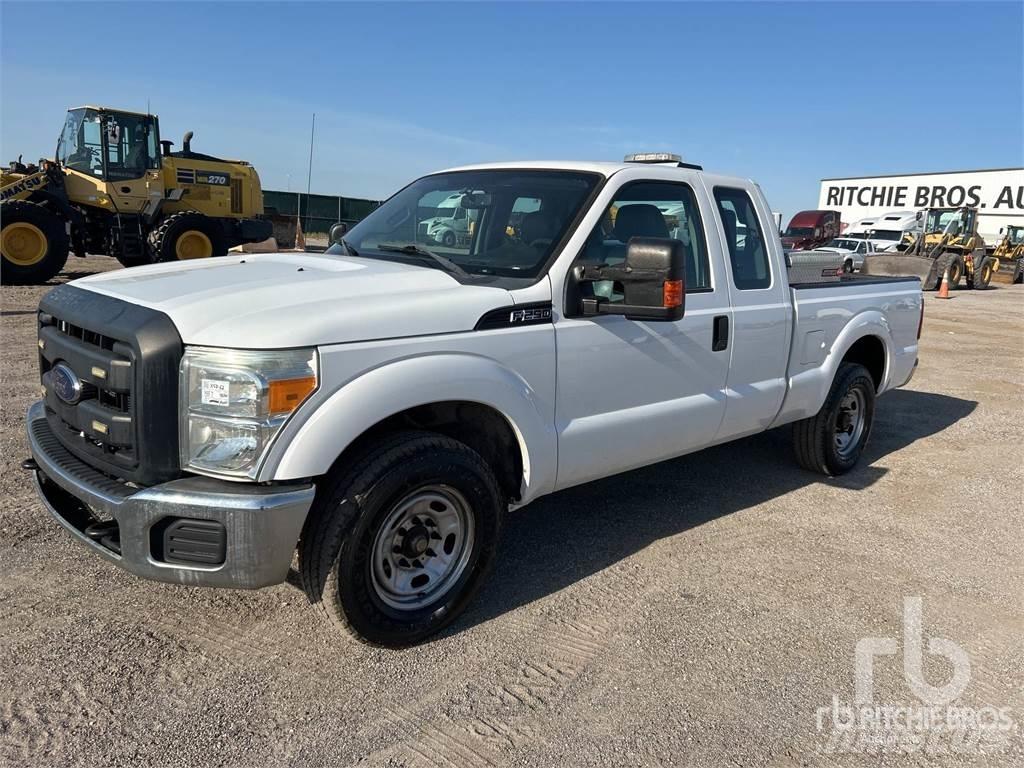 Ford F-250 Utilitaire benne