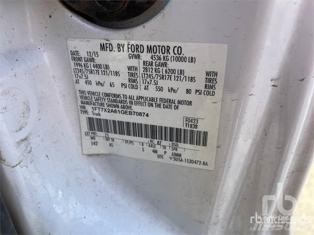 Ford F-250 Utilitaire benne