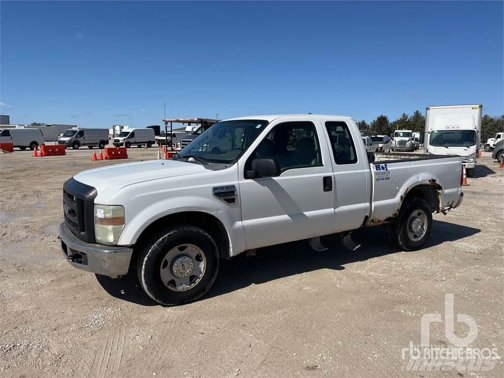 Ford F-250 Utilitaire benne
