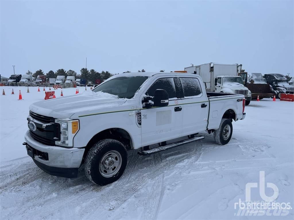 Ford F-250 Utilitaire benne
