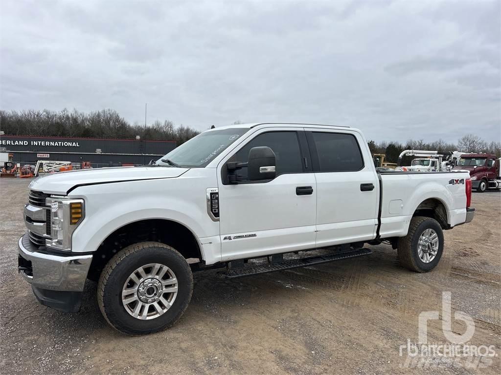 Ford F-250 Utilitaire benne