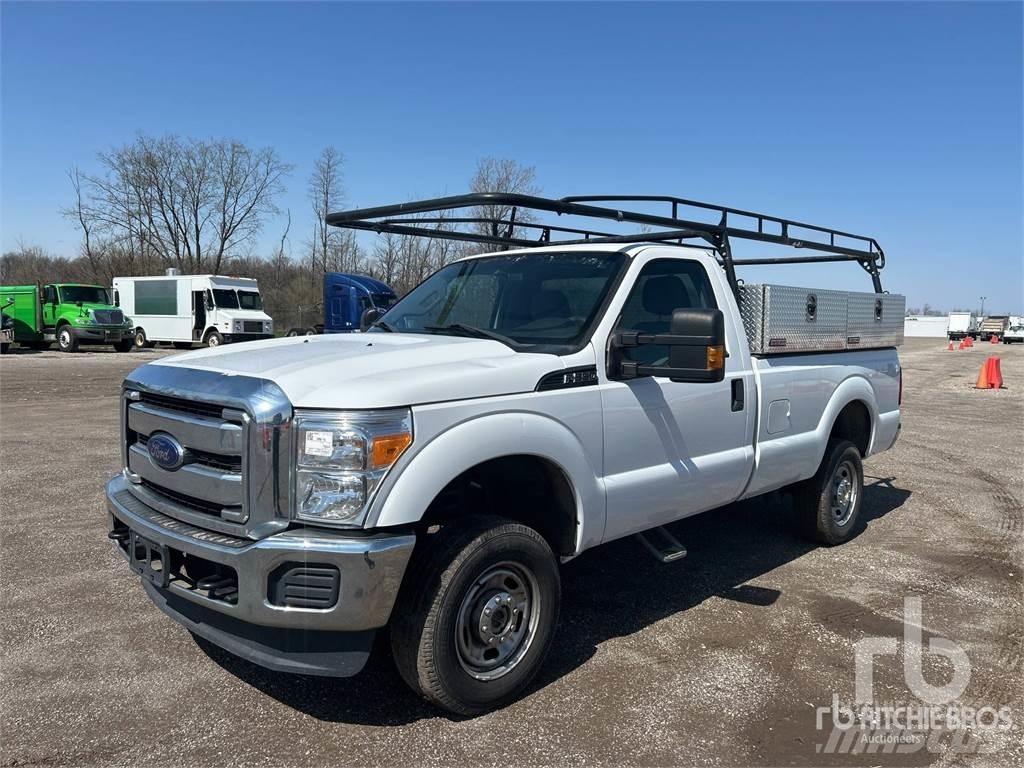 Ford F-250 Utilitaire benne