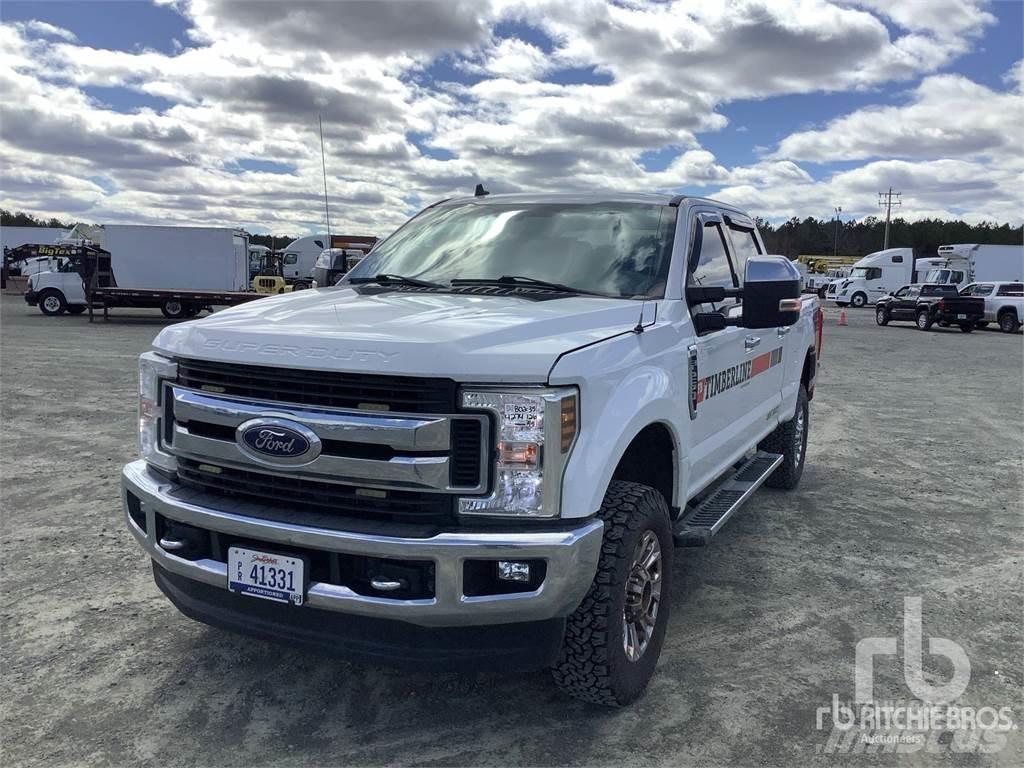Ford F-250 Utilitaire benne