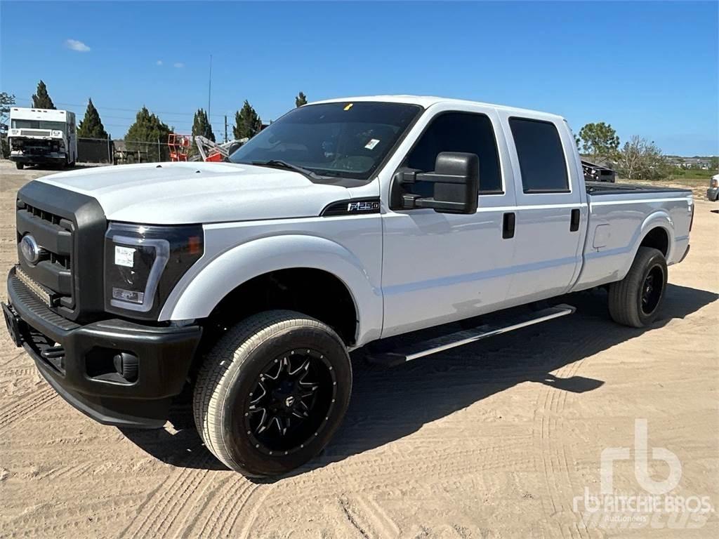 Ford F-250 Utilitaire benne
