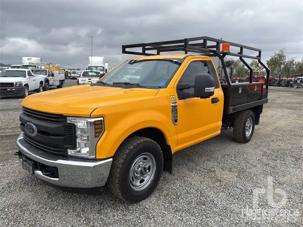 Ford F-250 Camion plateau
