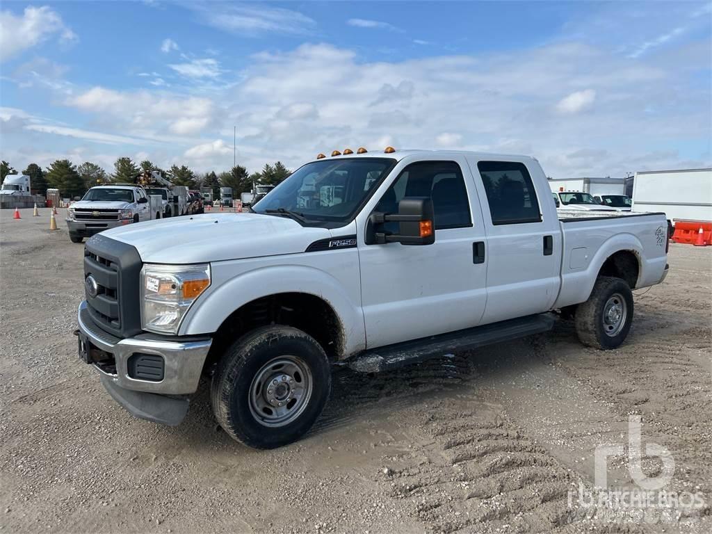 Ford F-250 Utilitaire benne