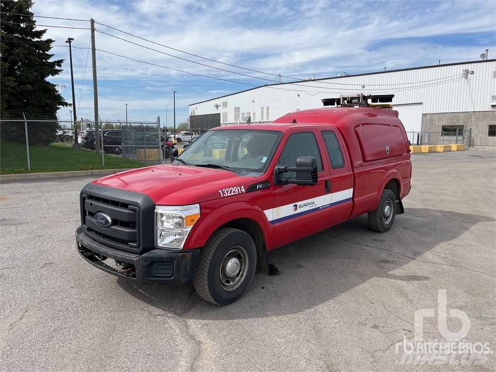 Ford F-250 Utilitaire benne