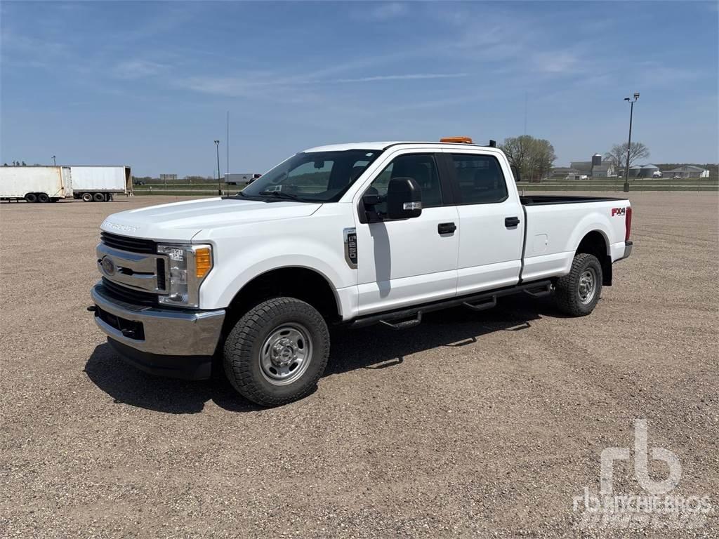 Ford F-250 Utilitaire benne