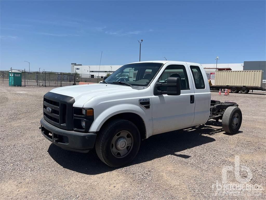 Ford F-250 Utilitaire benne