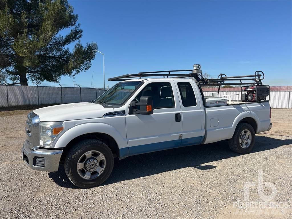 Ford F-350 Utilitaire benne
