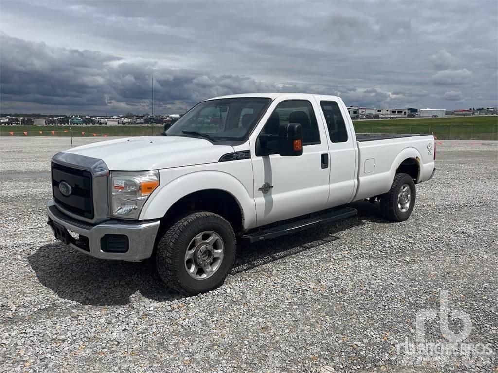 Ford F-350 Utilitaire benne