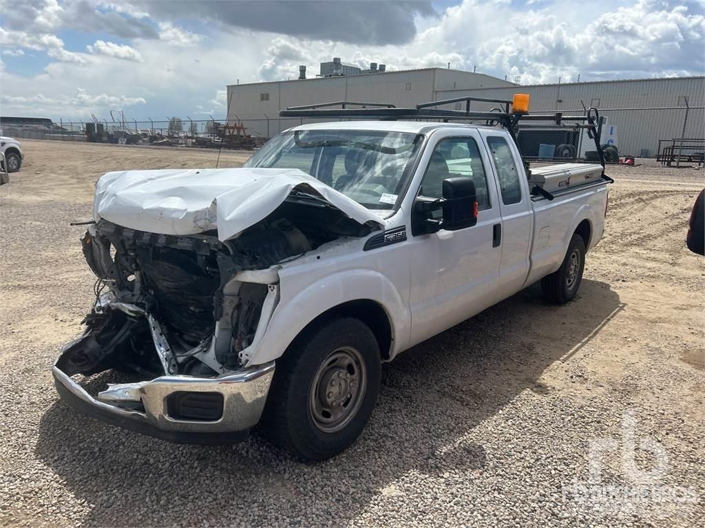 Ford F-350 Utilitaire benne