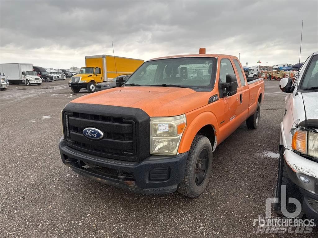 Ford F-350 Utilitaire benne