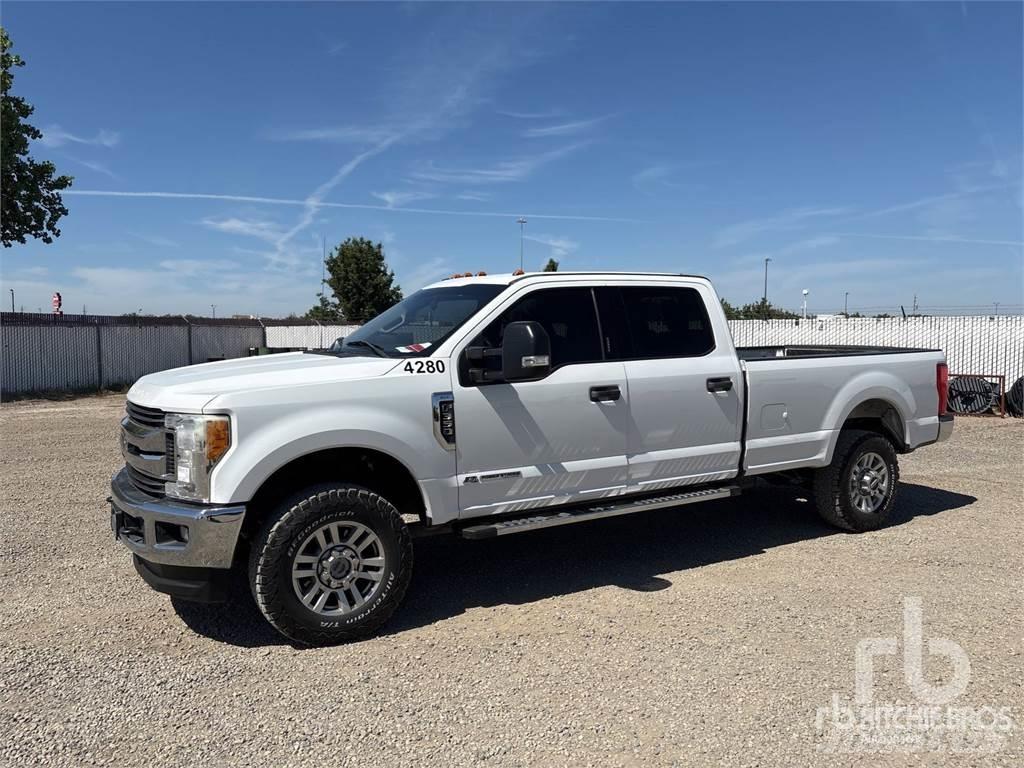 Ford F-350 Utilitaire benne
