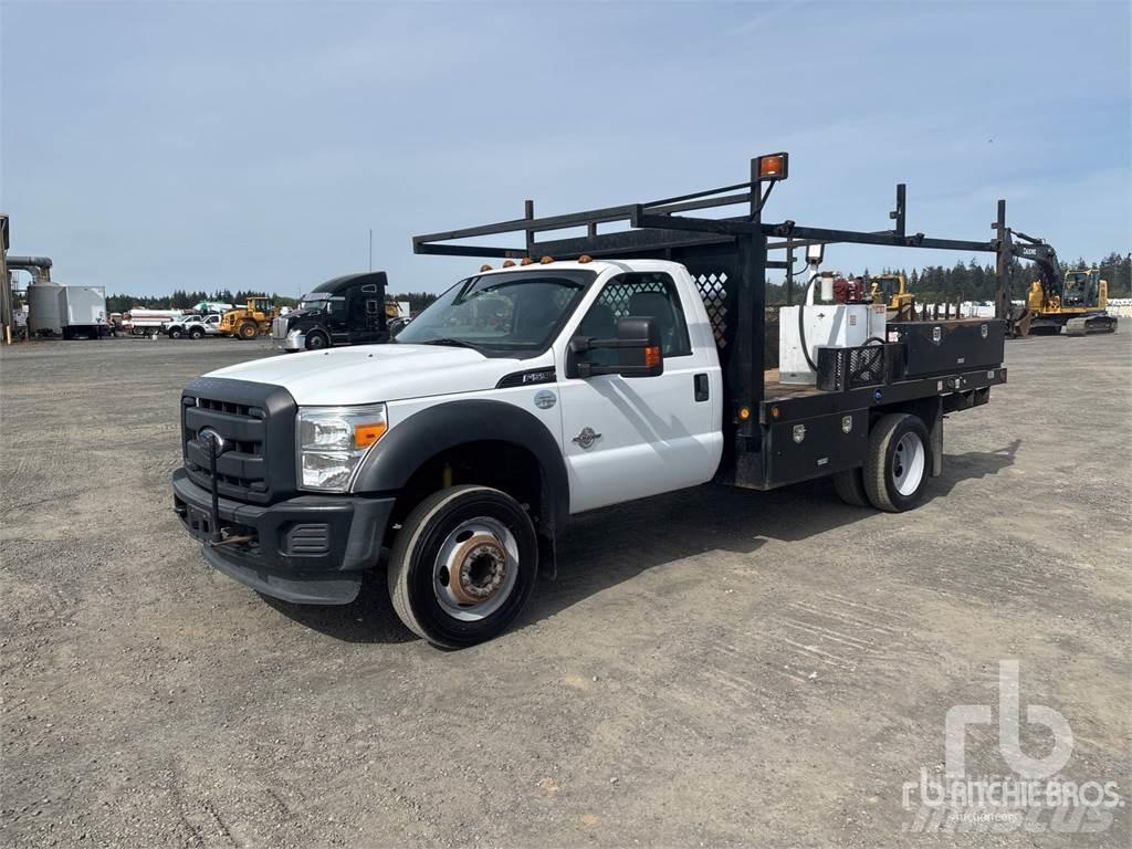 Ford F-550 Camion plateau