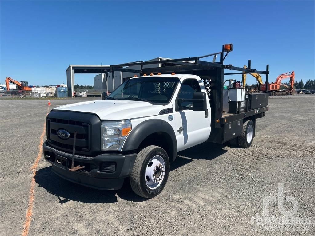 Ford F-550 Camion plateau