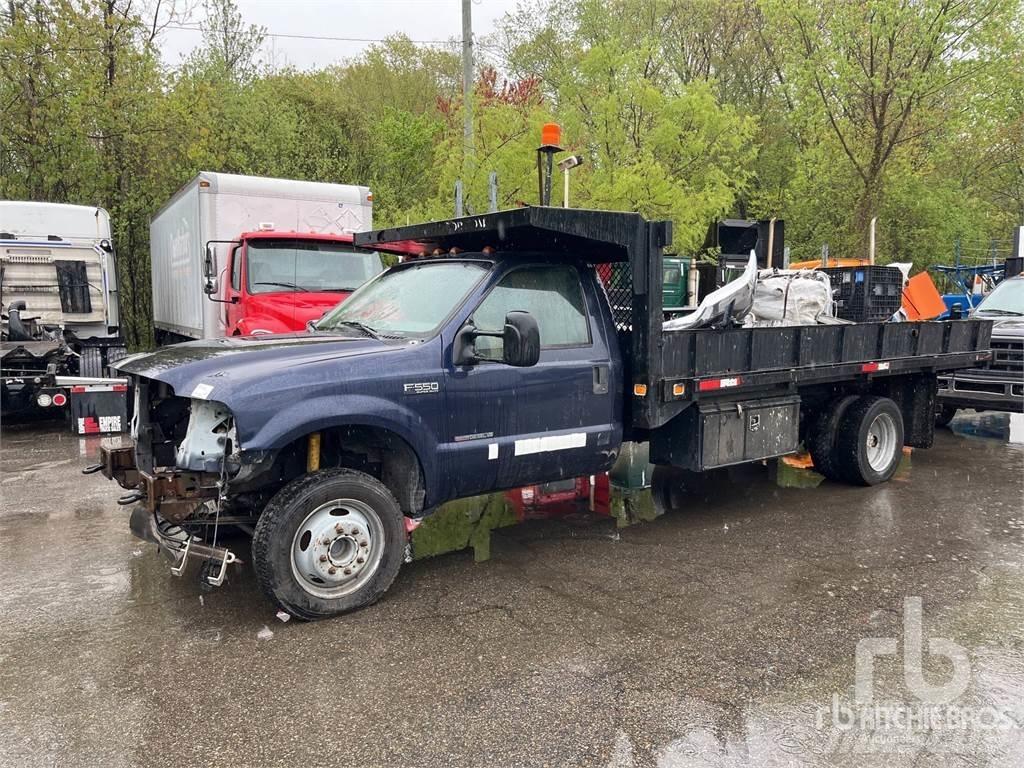 Ford F-550 Camion plateau