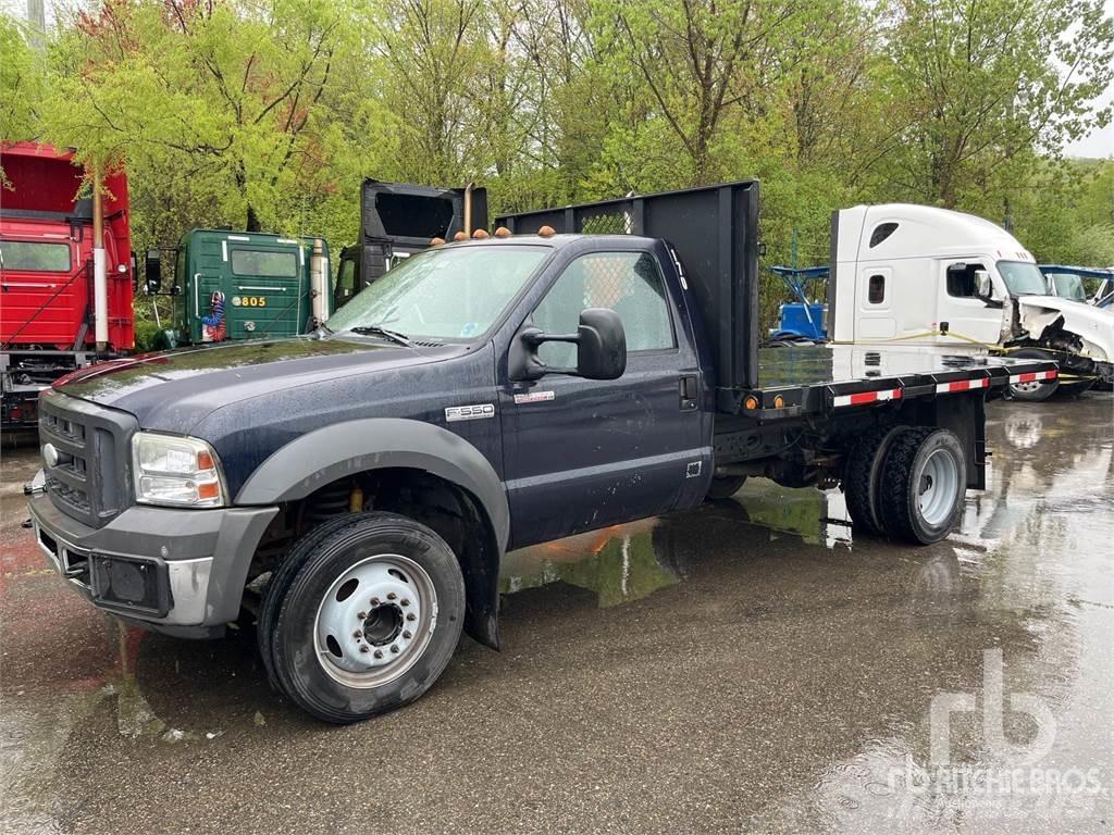 Ford F-550 Camion plateau